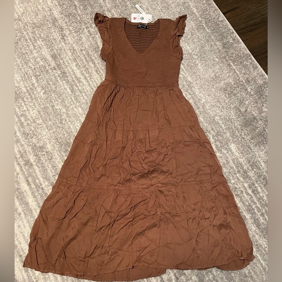 Brown Smocked V-Neck Midi Dress - Medium - Picture 4 of 4